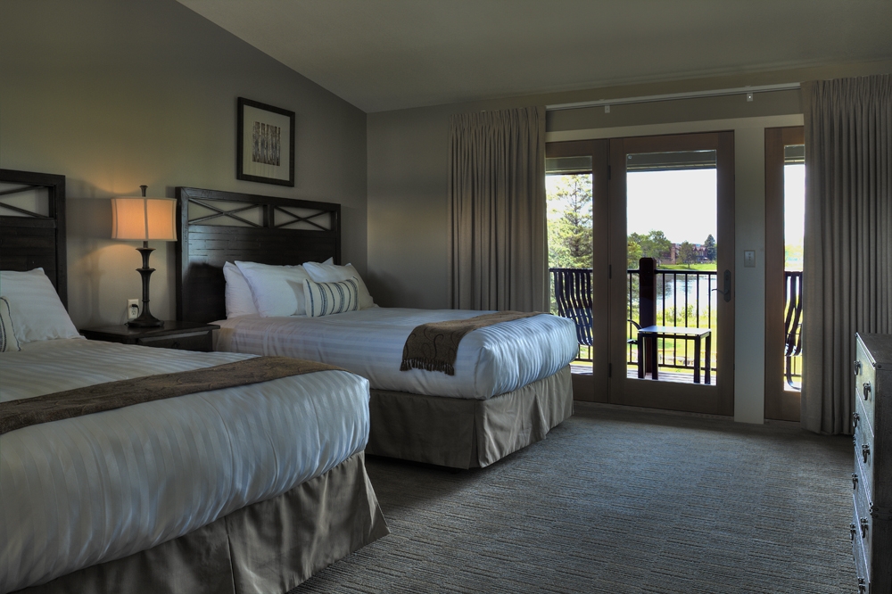Voyageur 2 Queen Room