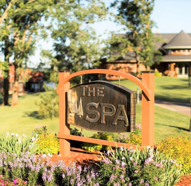 Maddens Summer The Spa Sign
