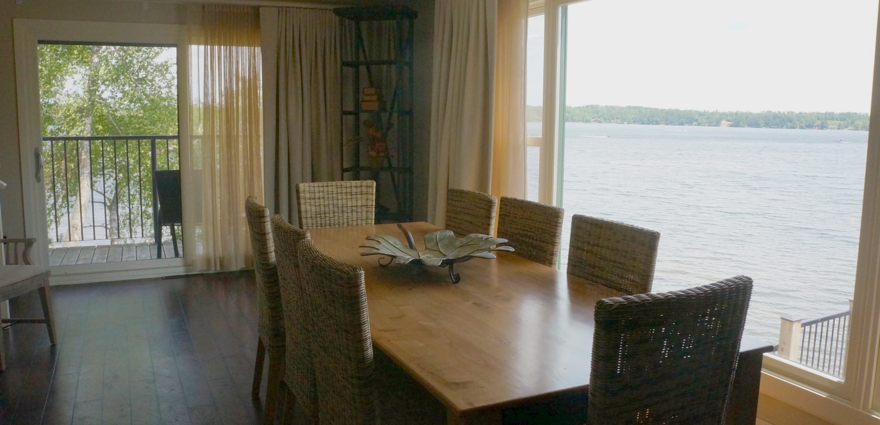 Lake House dining room lake view